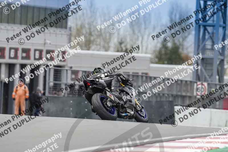 donington no limits trackday;donington park photographs;donington trackday photographs;no limits trackdays;peter wileman photography;trackday digital images;trackday photos